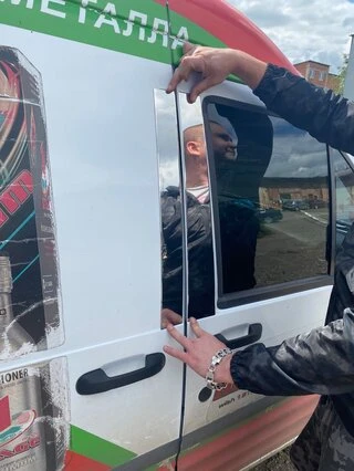 Молдинг дверної стійки (4 шт) для Ford Connect 2002-2006 рр