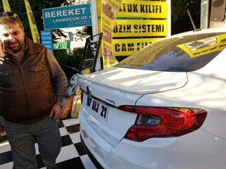 Спойлер під фарбування (скловолокно) для Fiat Tipo 2016- рр