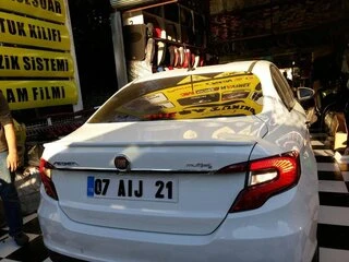 Спойлер під фарбування (скловолокно) для Fiat Tipo 2016- рр