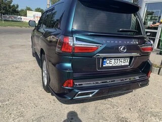 Комплект обвісів (TRD Sport 2017-2020) Білий колір для Lexus LX570/450d