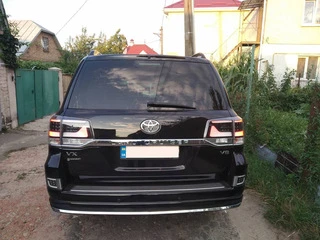 Задні ліхтарі 2016-2025 (Executive Black) для Toyota Land Cruiser 200