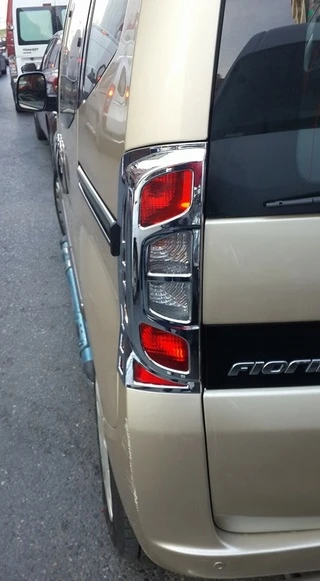 Накладка на стопи з вигином (2 шт, пласт) для Citroen Nemo