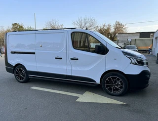 Бокові пороги Allmond Black (2 шт., Алюміній) Довга база для Renault Trafic 2015- рр