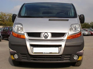 Передня губа 2001-2007 (під фарбування) для Renault Trafic рр