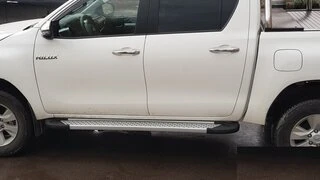Бокові пороги Allmond Grey (2 шт., алюміній) для Toyota Hilux 2015- рр
