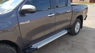 Бокові пороги Allmond Grey (2 шт., алюміній) для Toyota Hilux 2015- рр