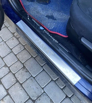 Накладки на пороги Carmos (4 шт, нерж) для Volkswagen Passat B5 1997-2005 рр