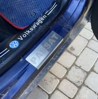 Накладки на пороги Carmos (4 шт, нерж) для Volkswagen Passat B5 1997-2005 рр