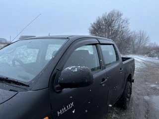 Вітровики (4 шт., Sunplex Sport) для Toyota Hilux 2006-2015 рр