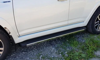 Бокові пороги дизайн 2020 ОЕМ (2 шт, алюміній) для Toyota 4Runner 2009-2024 рр