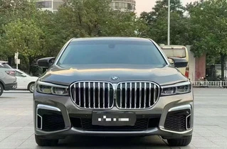 Комплект рестайлінгу в G12 M760 (з заміною кришки багажника і задніх крил) для BMW 7 серія F01/F02