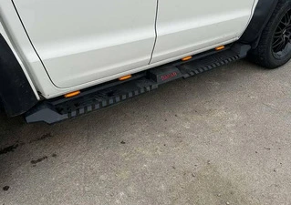 Бокові пороги Dakar V2 з LED (2 шт, метал) для Volkswagen Amarok 2010-2022 рр