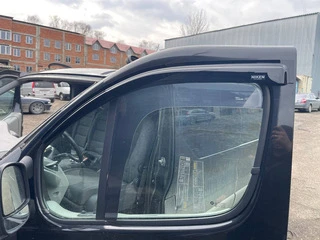 Вітровики (2 шт, Niken) для Opel Vivaro 2001-2015 рр