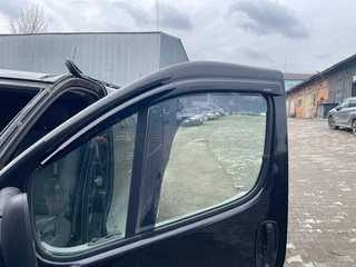 Вітровики (2 шт, Niken) для Opel Vivaro 2001-2015 рр