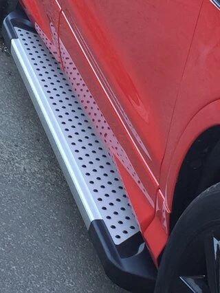 Бокові пороги Allmond Grey (2 шт, алюм.) З пофарбованим листям на дверях для Ford Kuga/Escape 2013-2019 рр