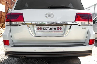 Підставка під номер стандарт Біла для Toyota Land Cruiser 200