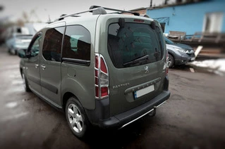 Накладка на стопи Кутові (2шт, пласт) для Peugeot Partner Tepee 2008-2018 рр