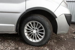 Накладки на колісні арки (4 шт, чорні) 2001-2007, чорний пластик для Opel Vivaro рр