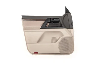 Рестайлінгова обшивка дверей (1 шт) для Toyota Land Cruiser 200