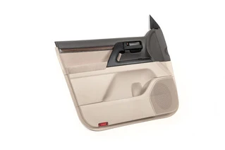 Рестайлінгова обшивка дверей (1 шт) для Toyota Land Cruiser 200