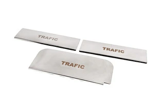 Накладки на пороги Carmos V3 (3 шт, нерж.) для Renault Trafic 2001-2015 рр