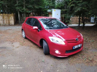 Бокові пороги (під фарбування) для Toyota Auris 2007-2012 рр