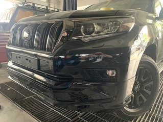 Накладки на передній і задній бампер Modelista V3-LED (2017-) Чорний колір для Toyota Land Cruiser Prado 150